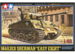Tamiya 32595 Американский средний танк M4A3E8 Sherman "Easy Eight" с фигурой командира 1/48